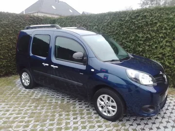 Prijevoznik Mali kombi Renault Kangoo u Muno Belgija